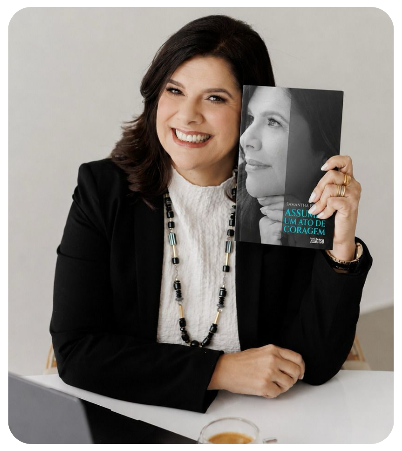 Samantha Franco com o livro A Coragem para Liderar